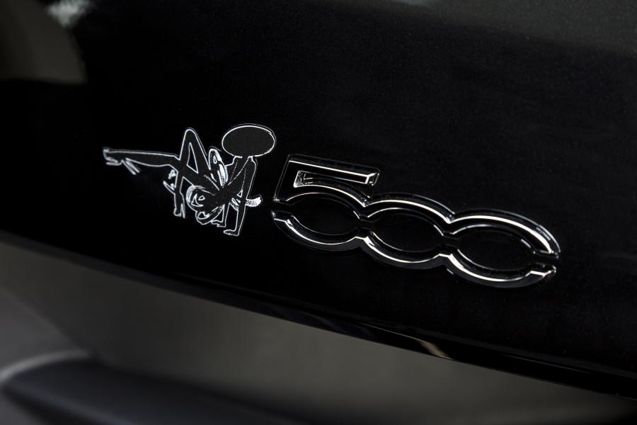 Логотип Fiat 500 La Petite Robe Noire by Guerlain 2014 года  (фото 7 из 20)